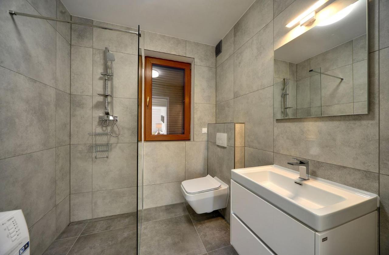 Apart-Invest Apartament Grottgera Studio 3 ชกลาร์สกา ปอเรมบา ภายนอก รูปภาพ